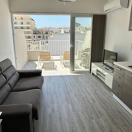 The Penthouse Sky Retreat